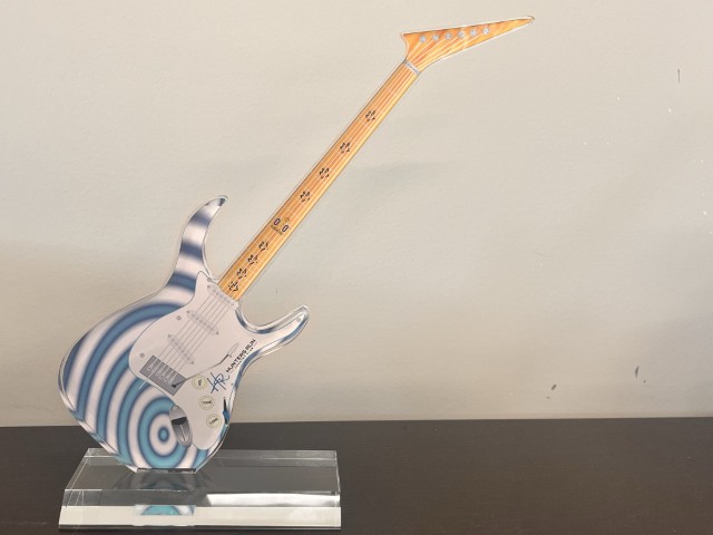 42922 Guitar Award Photo